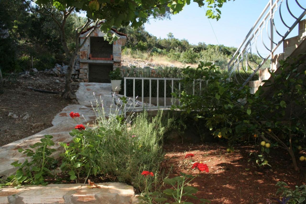 Apartments By The Sea Cove Zarace - Gdinj, Hvar - 4598 Buitenkant foto